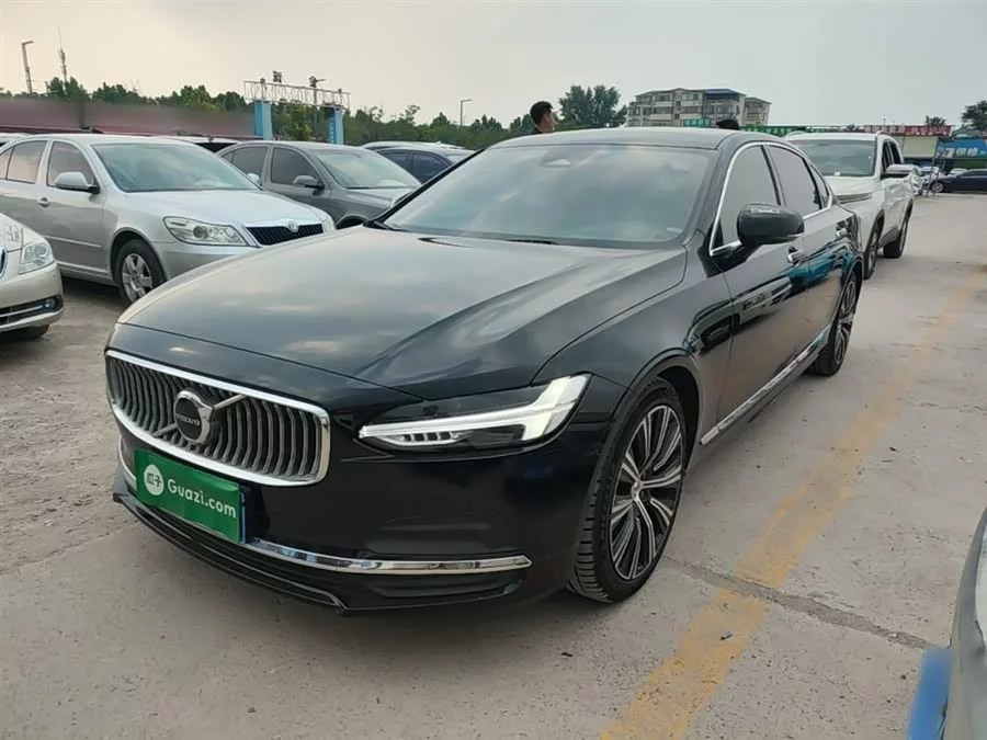 Volvo S90