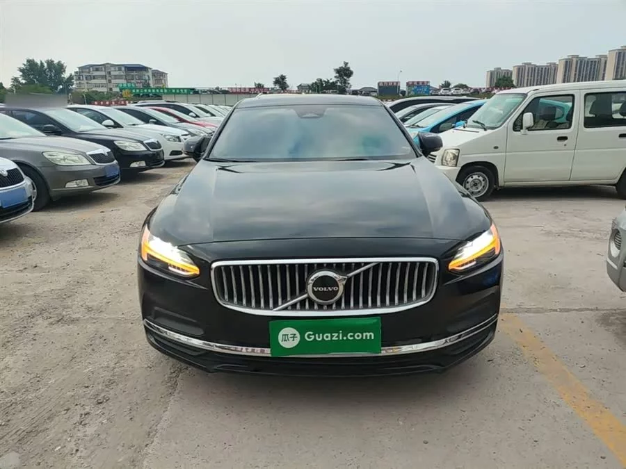 Volvo S90
