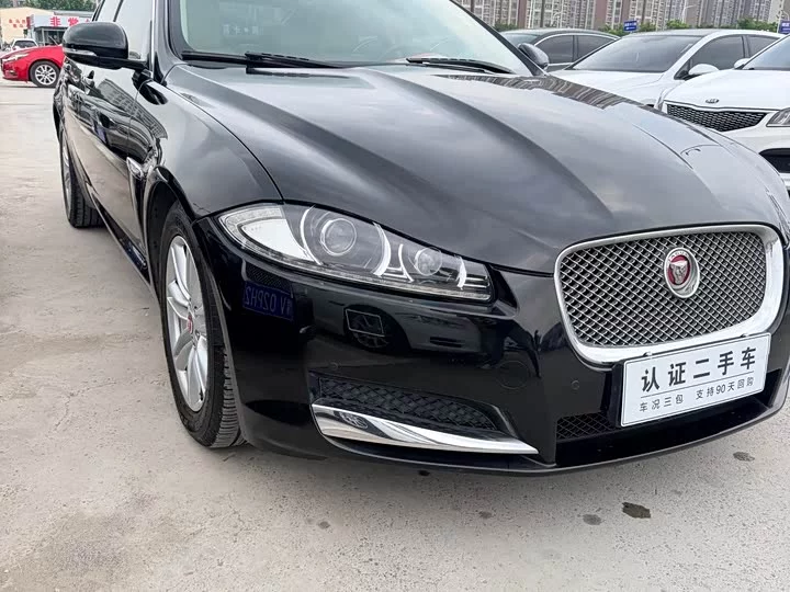 Jaguar XF