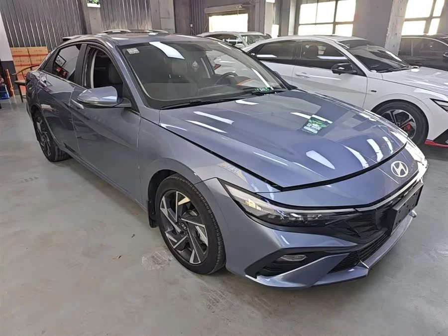 Hyundai Elantra
