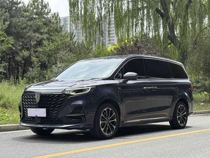 Roewe iMAX8