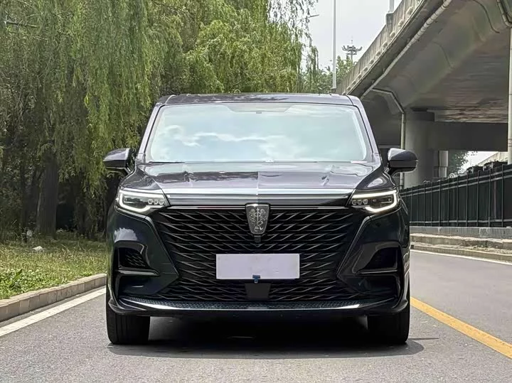 Roewe iMAX8