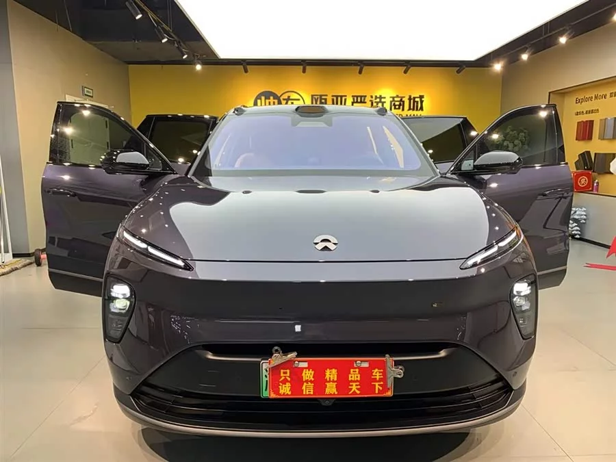 NIO ES8