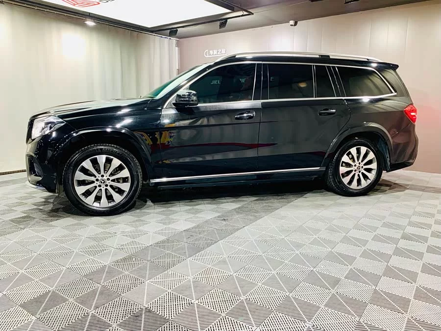 Mercedes Benz GLS