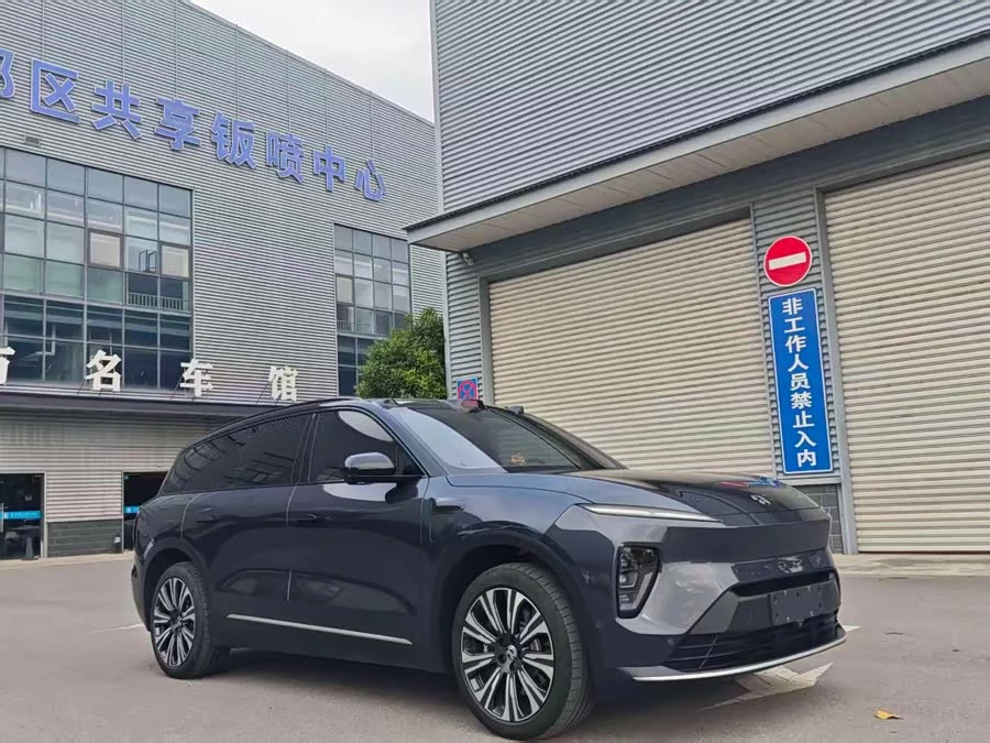 NIO ES8