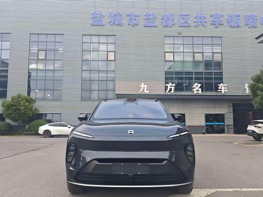 NIO ES8