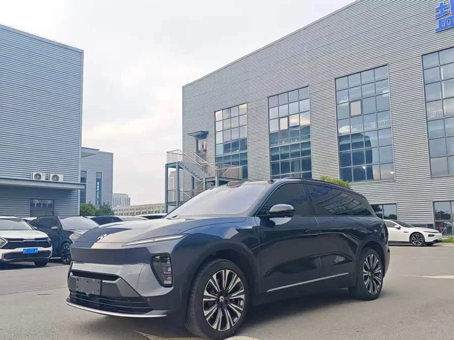 NIO ES8