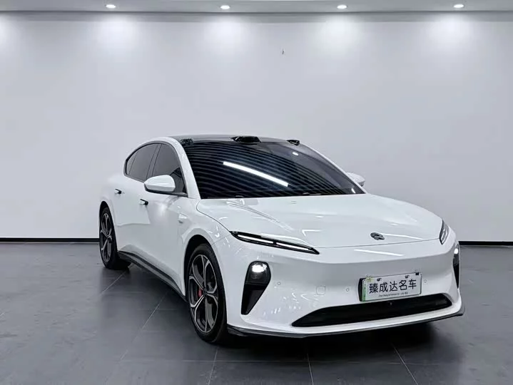 NIO ET5