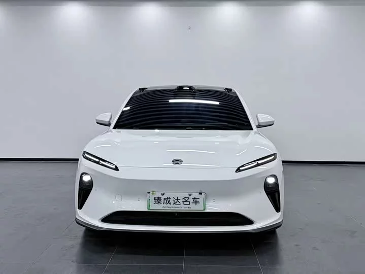NIO ET5