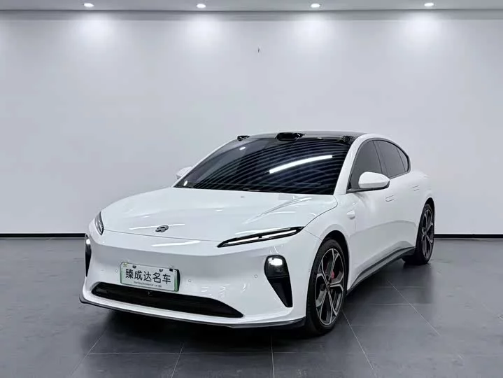 NIO ET5