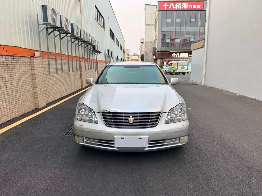 Toyota crown