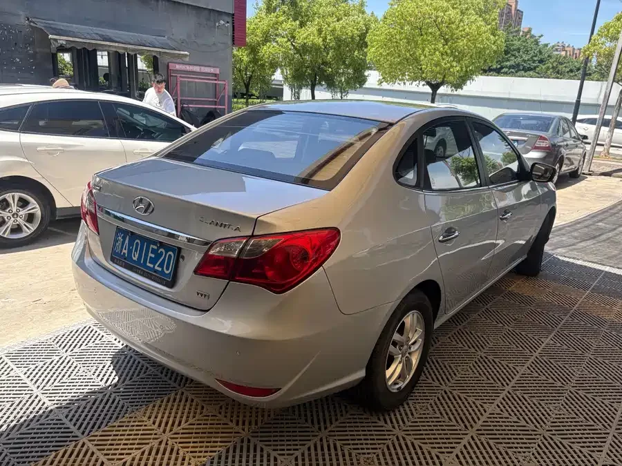 Hyundai Elantra / Celesta