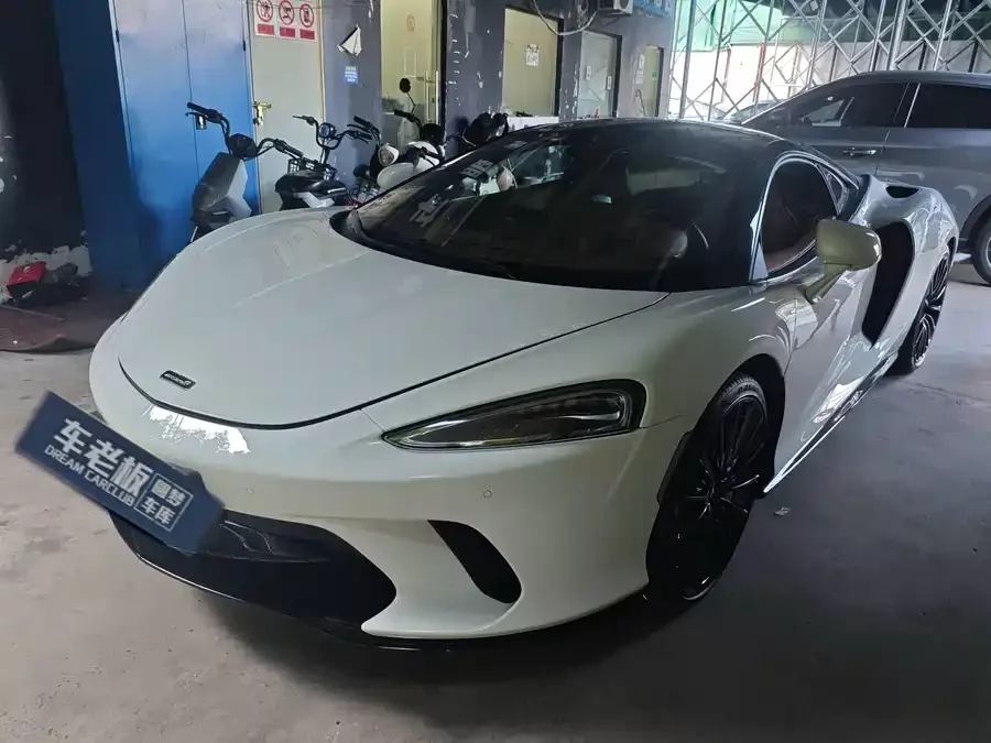 McLaren GT