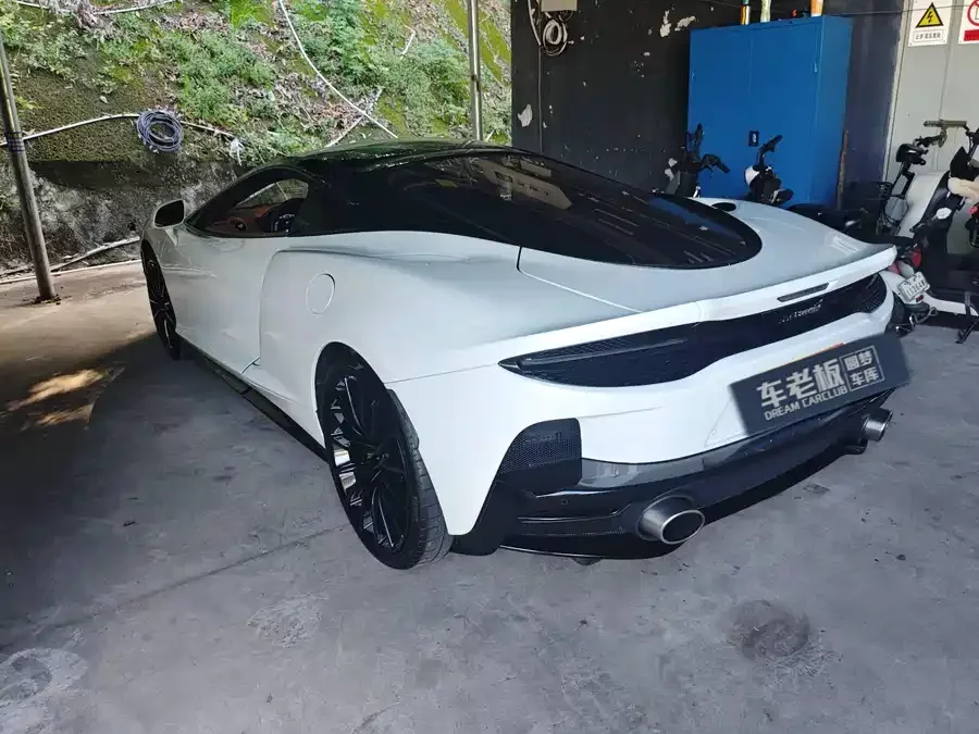 McLaren GT