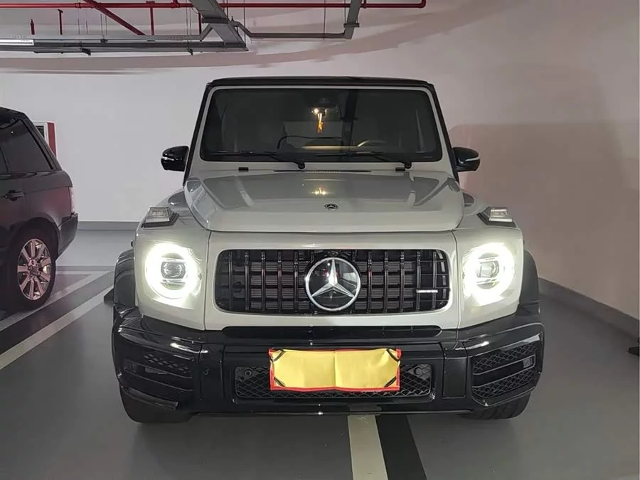 Mercedes Benz G-rated