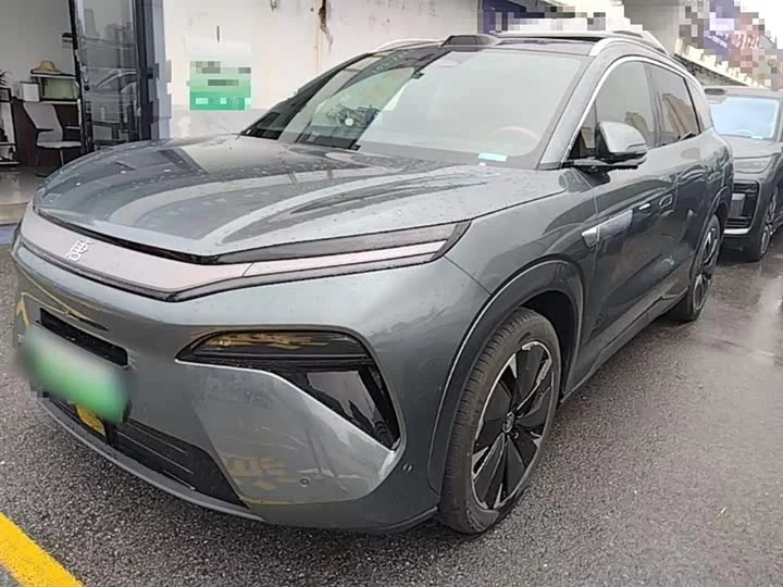 BYD Tang L