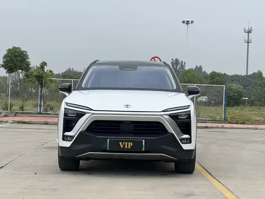 NIO ES8
