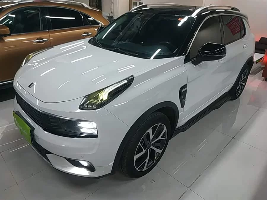 Lynk & Co 01