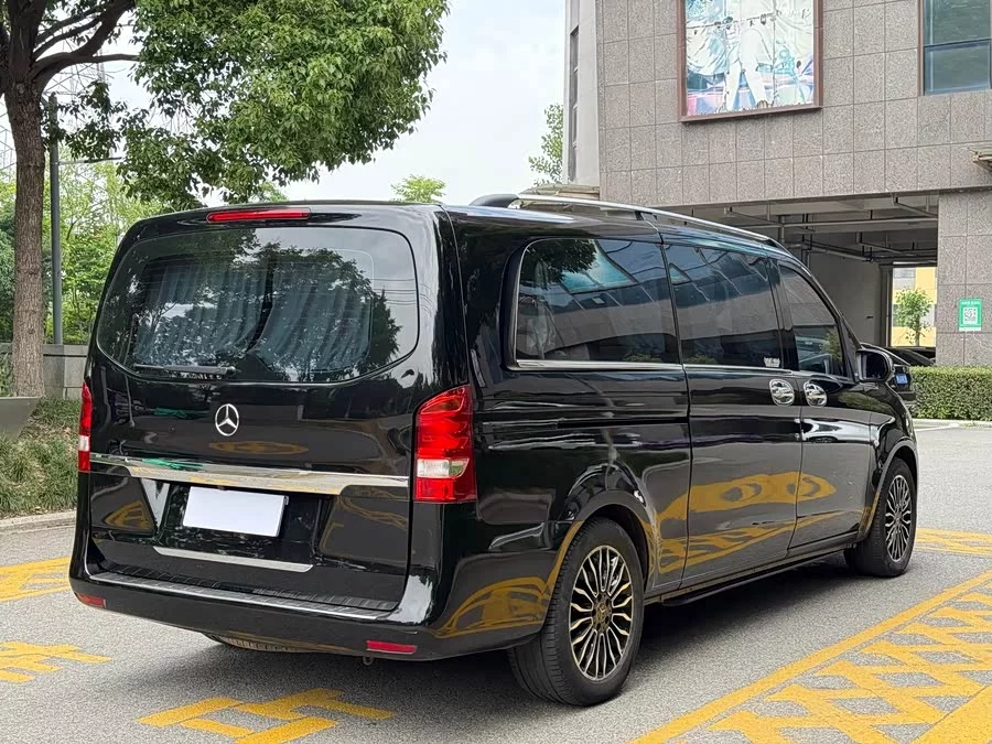 Mercedes Benz Vito