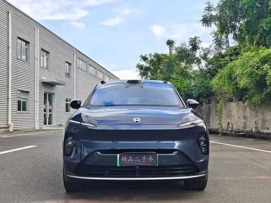 NIO ES8