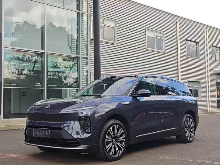 NIO ES8