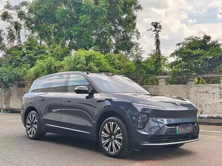 NIO ES8