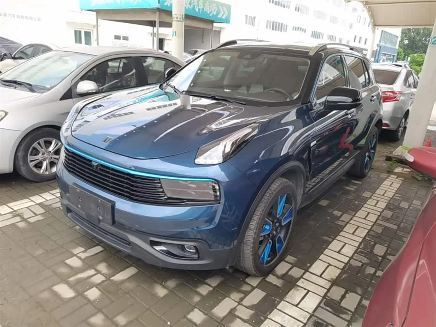 Lynk & Co 01