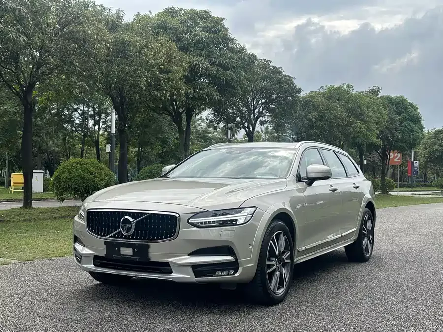 Volvo V90
