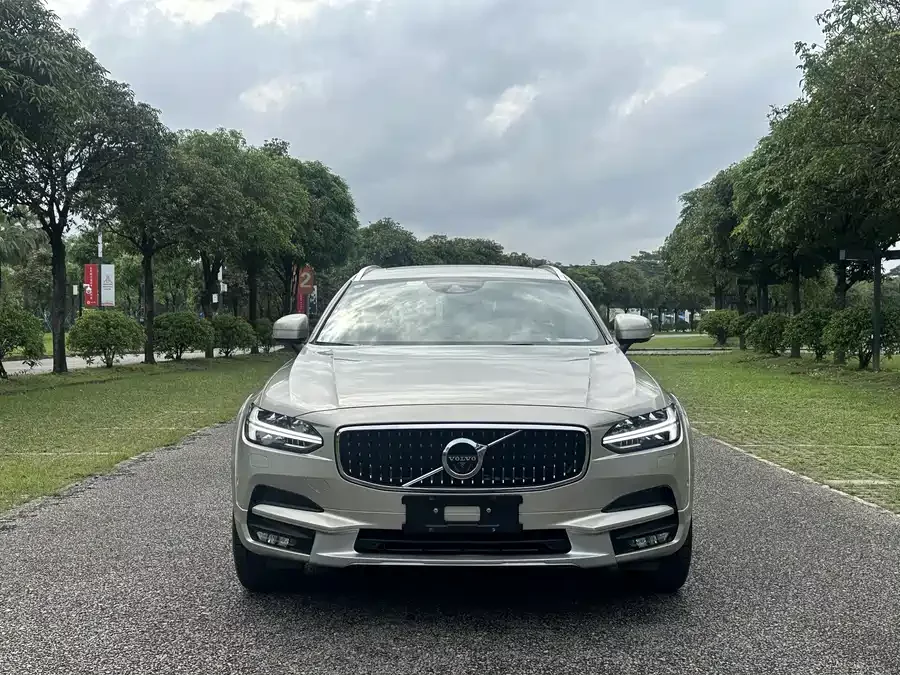 Volvo V90