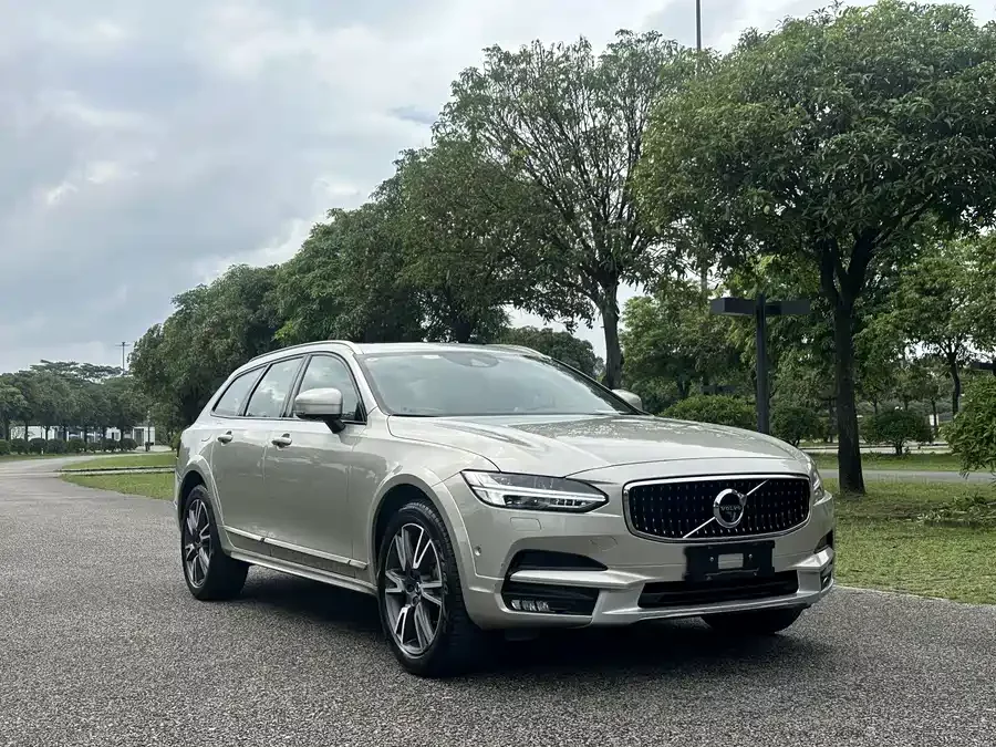 Volvo V90