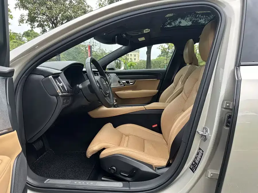 Volvo V90