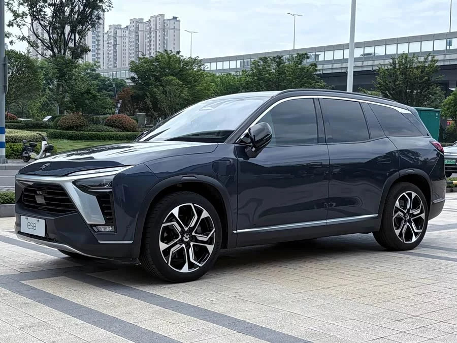 NIO ES8