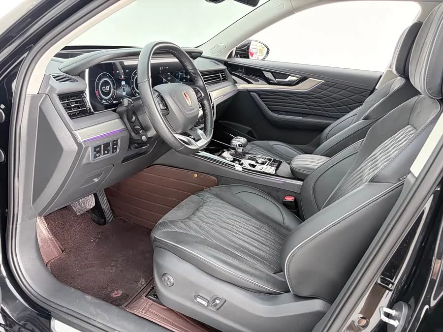 Hongqi HS5