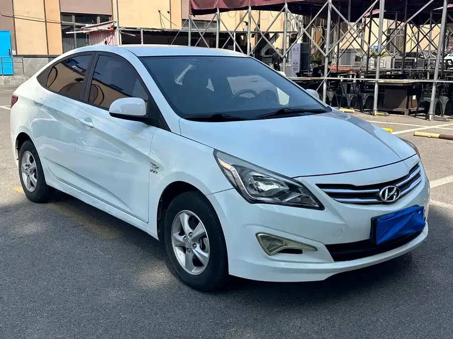 Hyundai Rena
