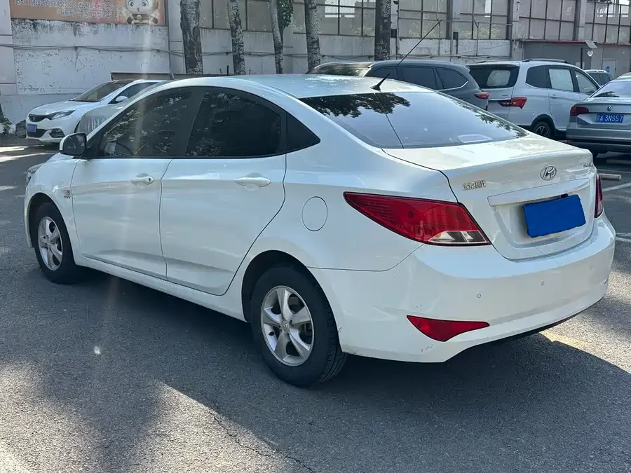 Hyundai Rena