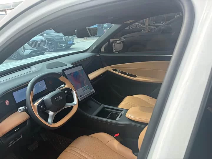 Geely Galaxy L7