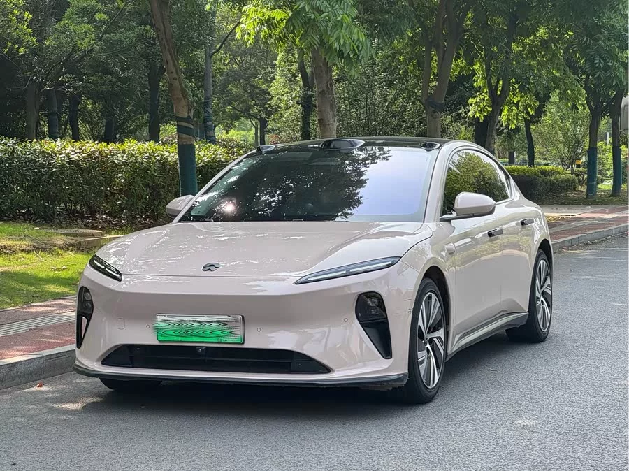 NIO ET5