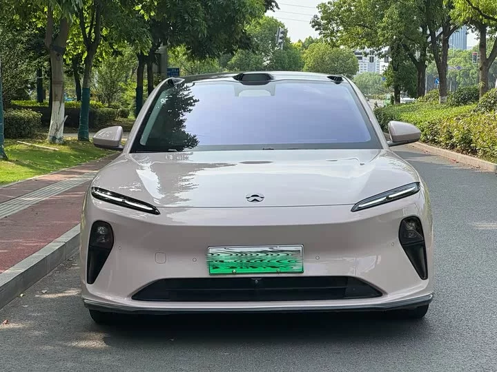 NIO ET5