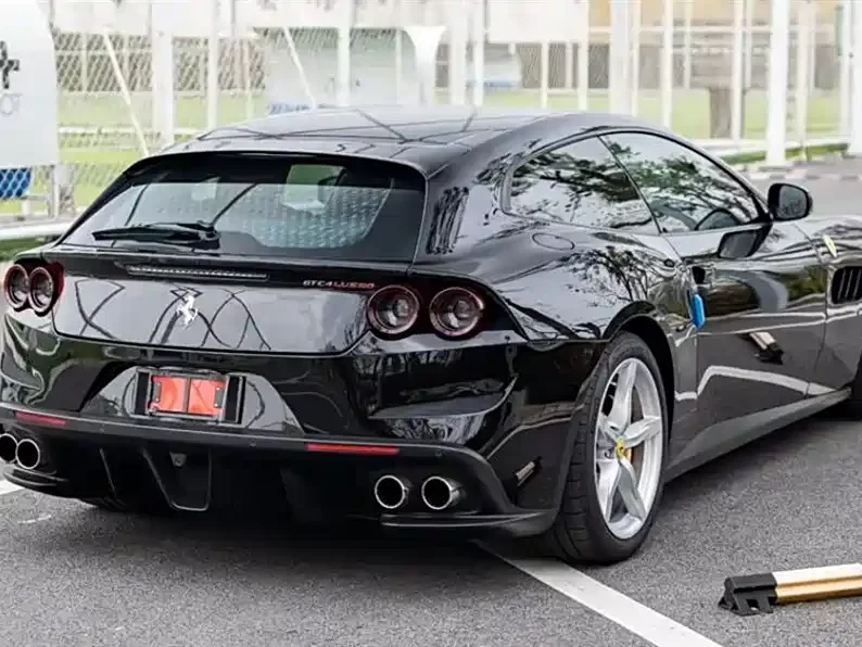 Ferrari GTC4Lusso