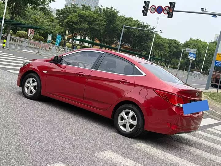 Hyundai Rena