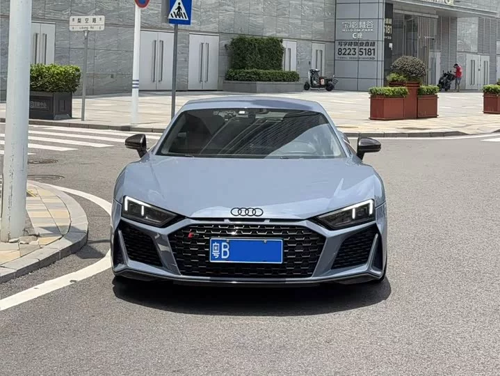 Audi R8