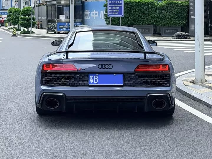 Audi R8