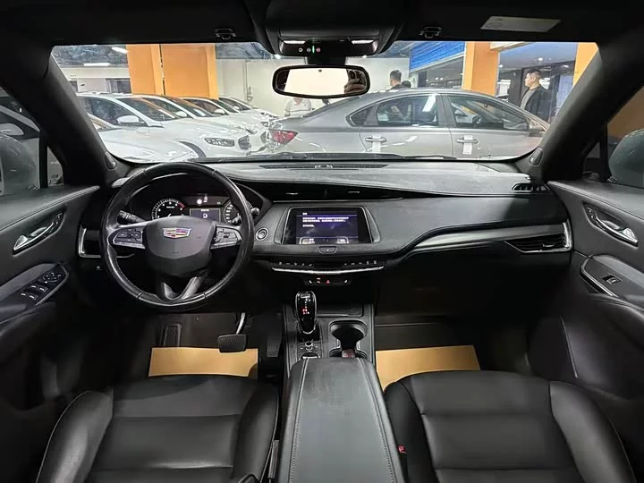 Cadillac XT4