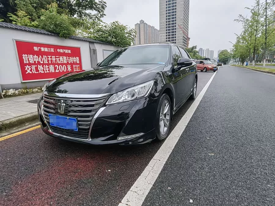 Toyota crown