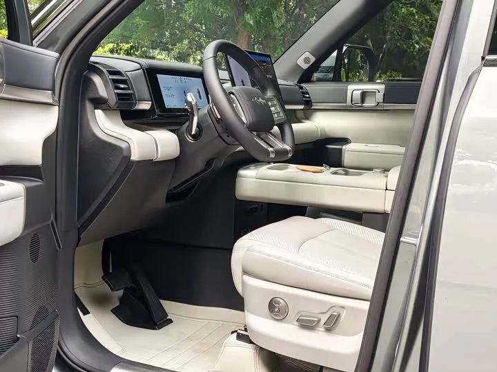 BYD Leopard Titanium 7