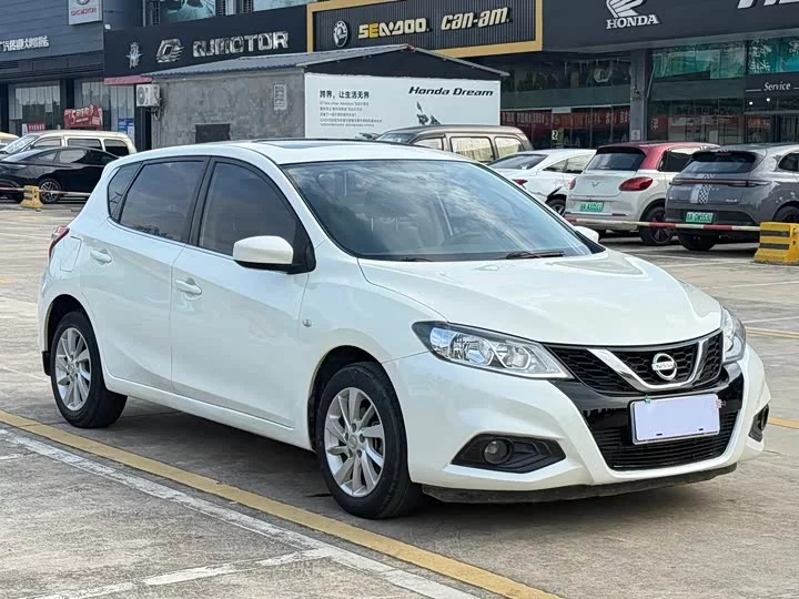 Nissan Tiida