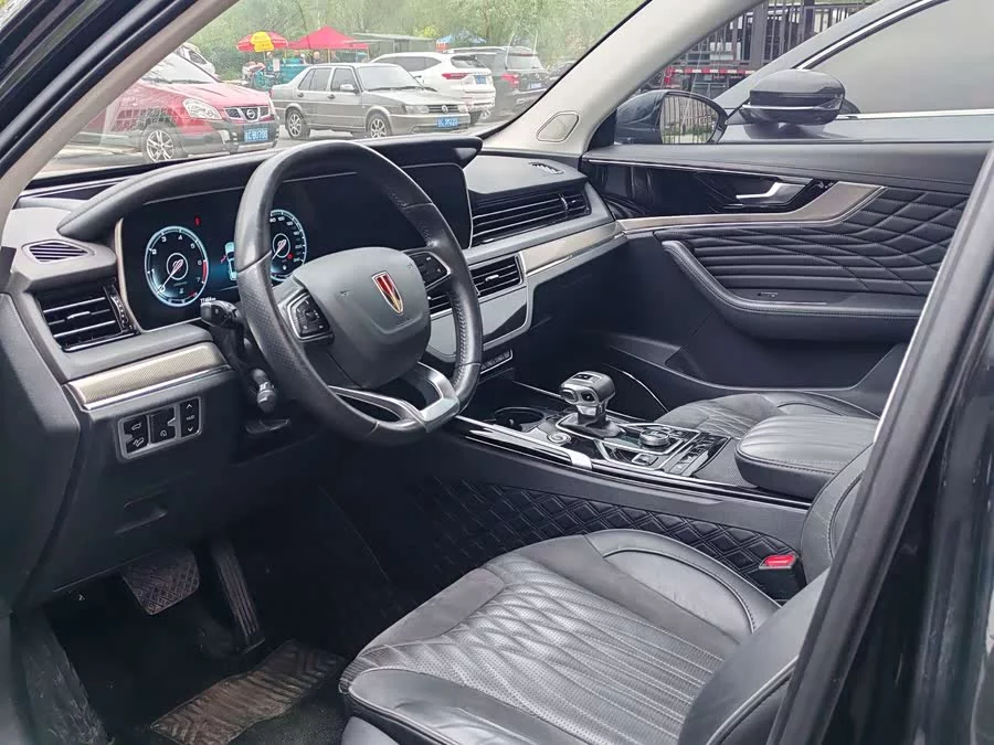 Hongqi HS5