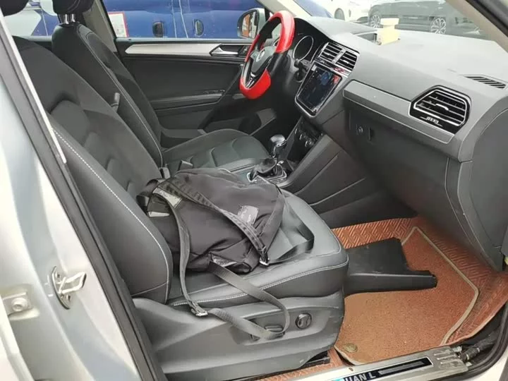 Volkswagen Tiguan L