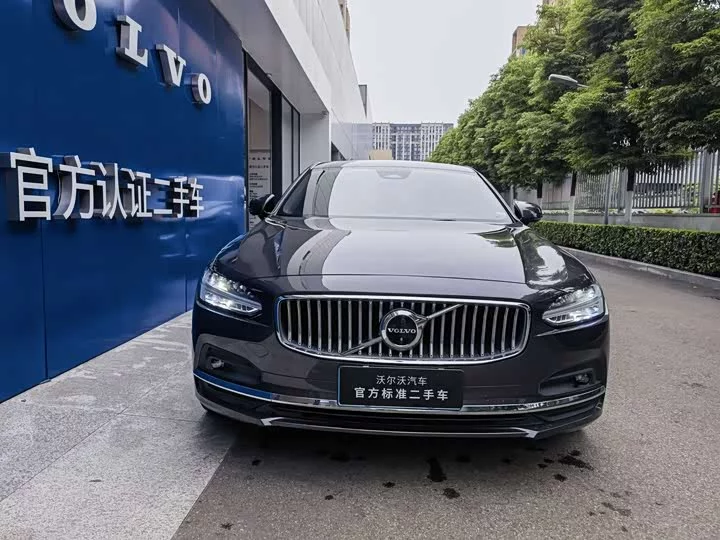 Volvo S90