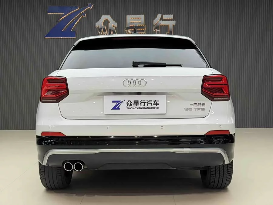 Audi Q2L